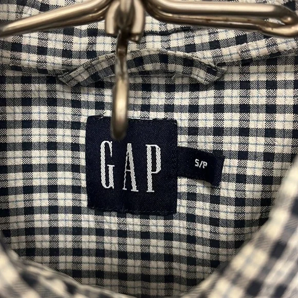 GAP button down - Picture 2 of 4
